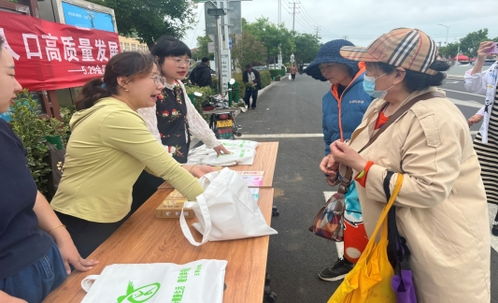 国家卫健委：大力提倡适龄婚育优生优育，倡导夫妻共担育儿责任