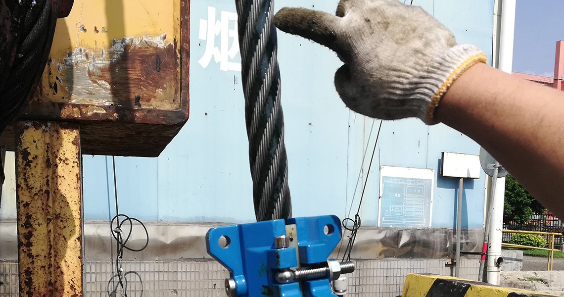 智能装备技术：钢丝绳润滑 - 告别人工盲区，让钢铁脉络延寿一倍的智慧守护