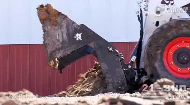 智能装备技术：装载机铲斗优化，如何轻松提升作业效率并降低设备损耗？