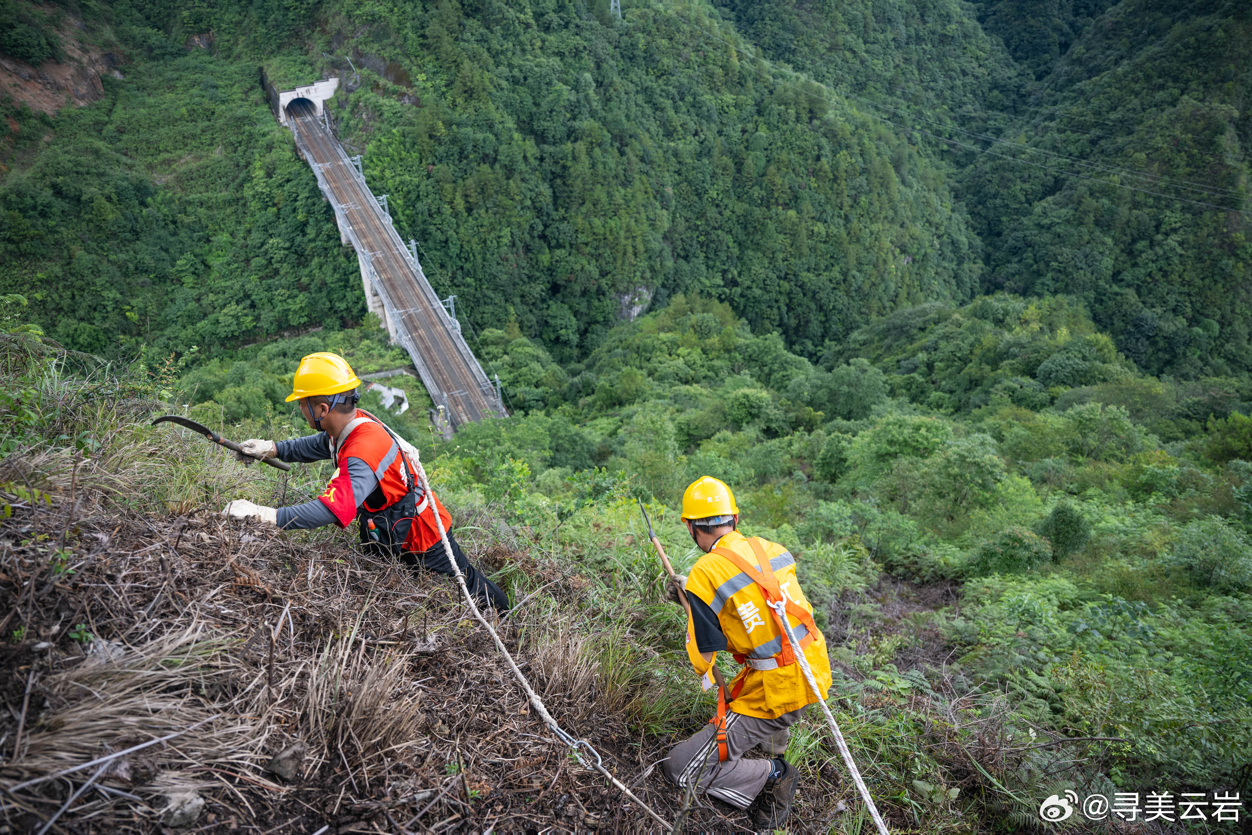 地质数字技术：疏散规划优化——精准计算每一秒，让紧急疏散从盲目奔跑变有准备转移