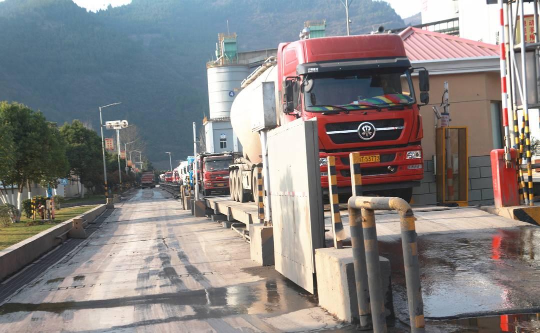 低碳技术：水泥混合材配比优化，轻松降低碳排放，提升水泥性能