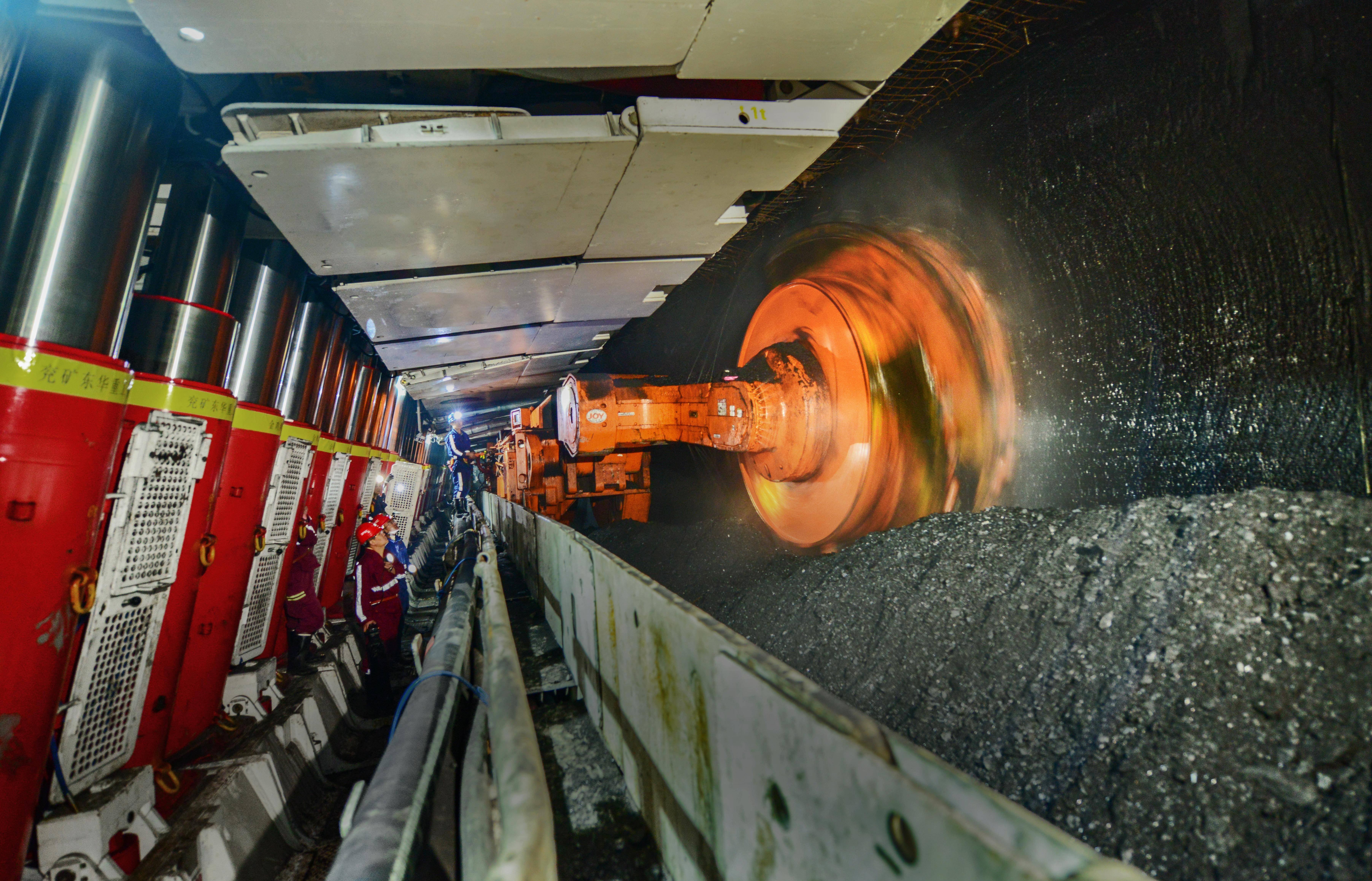 晋矿智造研：综采协同调整技术如何让煤矿开采更安全高效