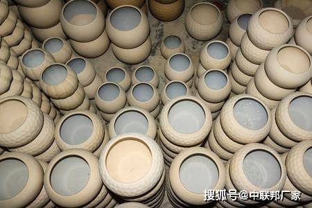 低碳技术陶瓷釉料配方：节能降耗，打造绿色环保陶瓷新标准