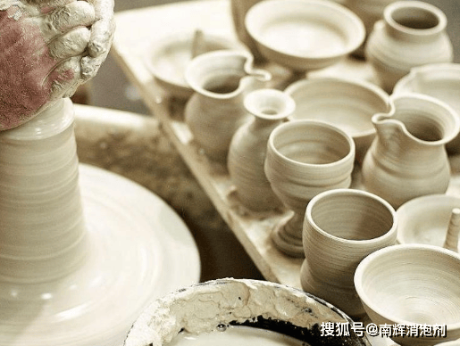 低碳技术陶瓷釉料配方：节能降耗，打造绿色环保陶瓷新标准