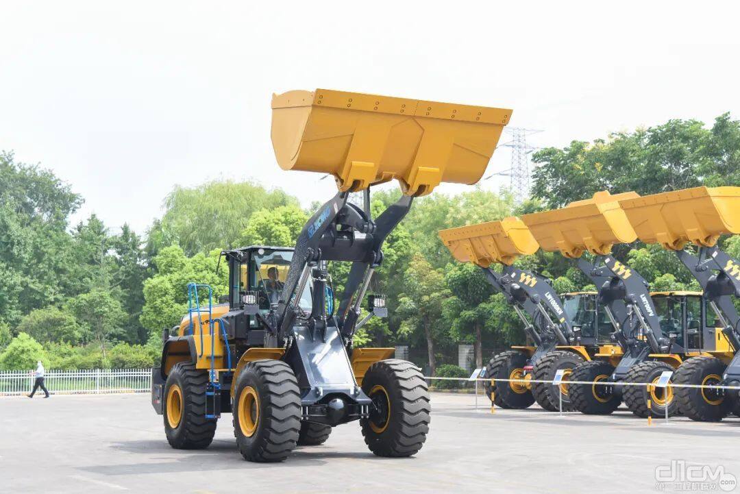 智能装备技术：铲斗性能提升 - 高效节能，延长寿命，降低运营成本